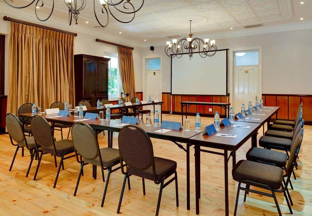 Protea Hotel By Marriott Dorpshuis & Spa סטלנבוש מראה חיצוני תמונה