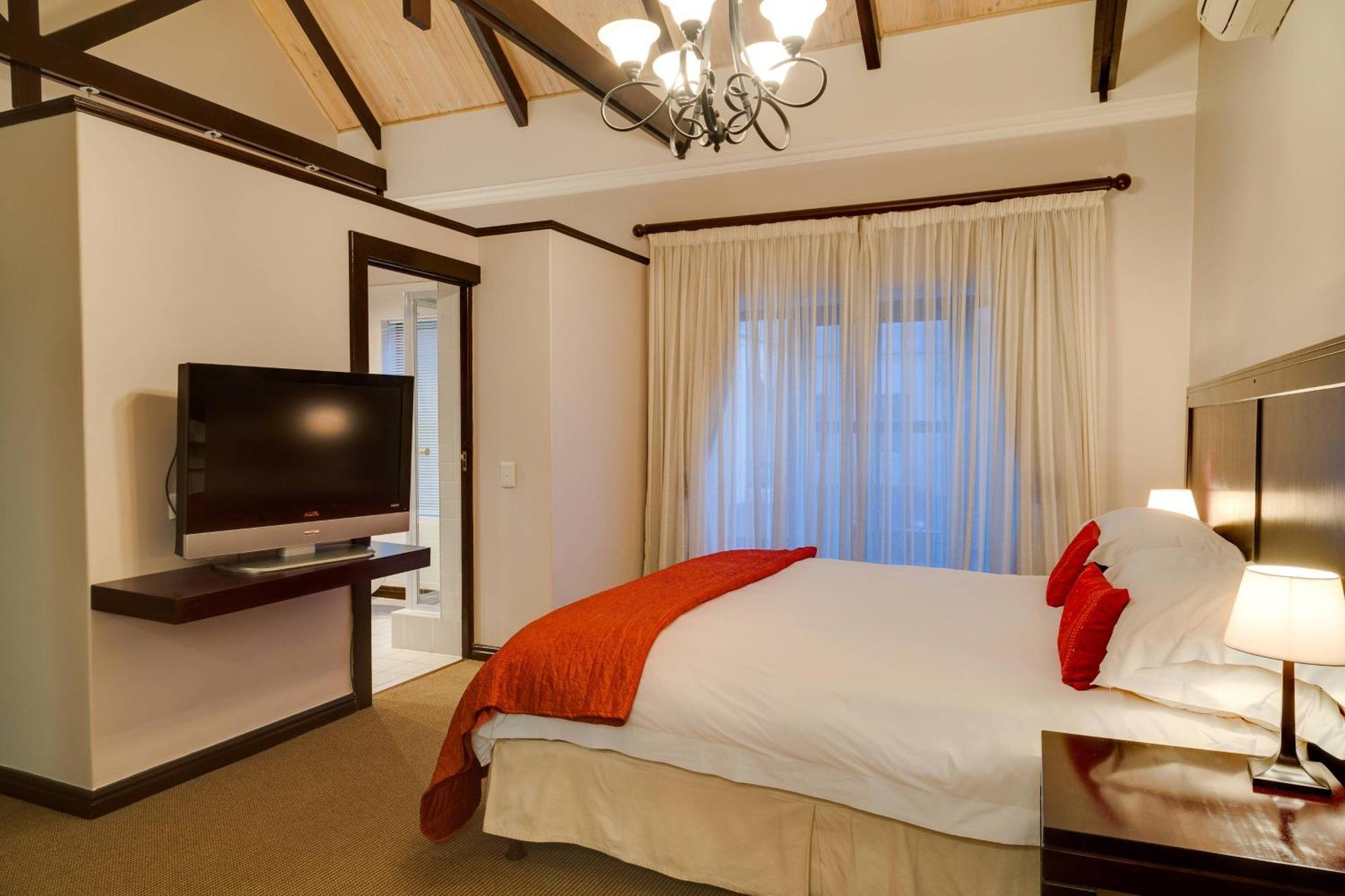 Protea Hotel By Marriott Dorpshuis & Spa סטלנבוש מראה חיצוני תמונה
