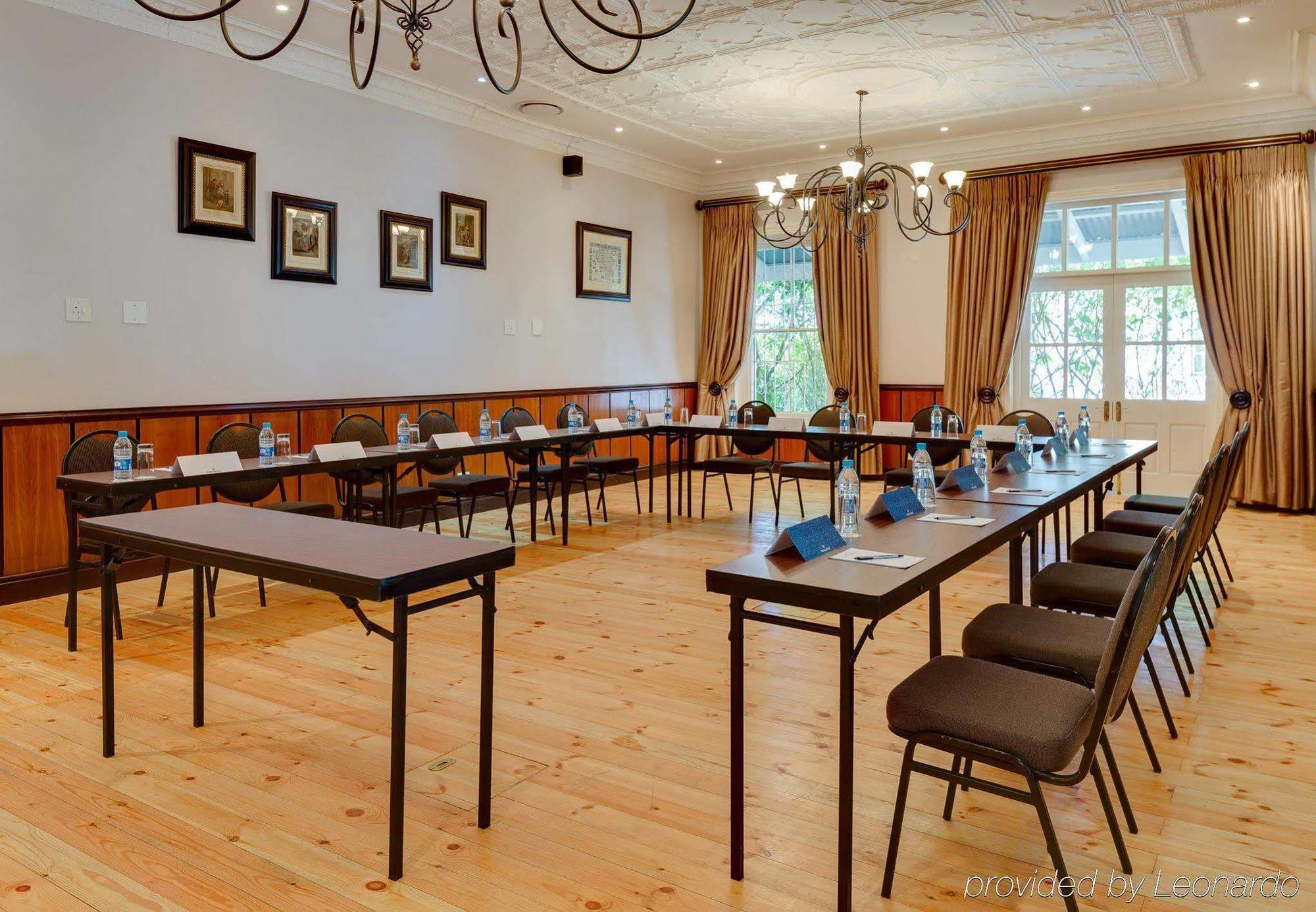 Protea Hotel By Marriott Dorpshuis & Spa סטלנבוש מראה חיצוני תמונה